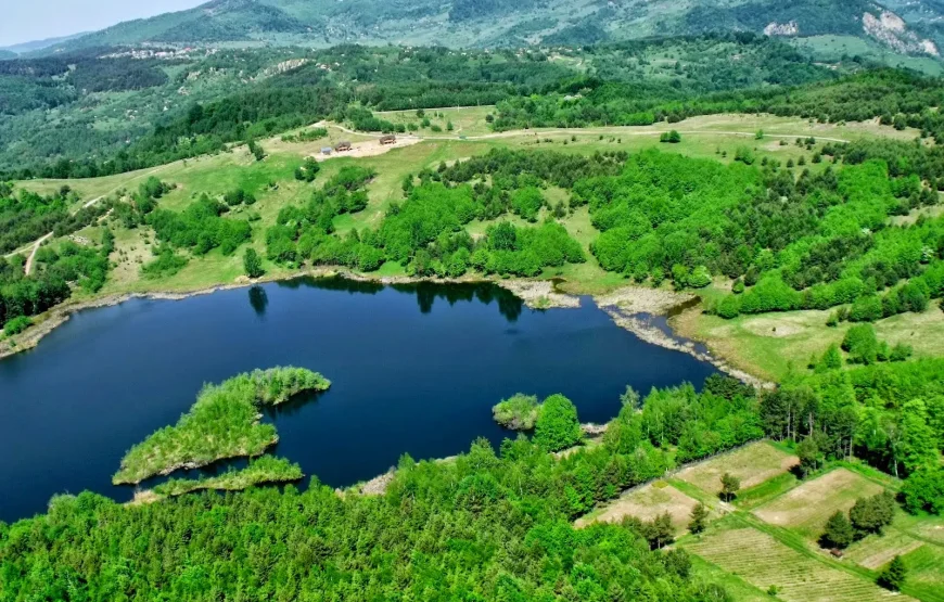 Focurile Vii, Lacul Meledic și Muntele de Sare