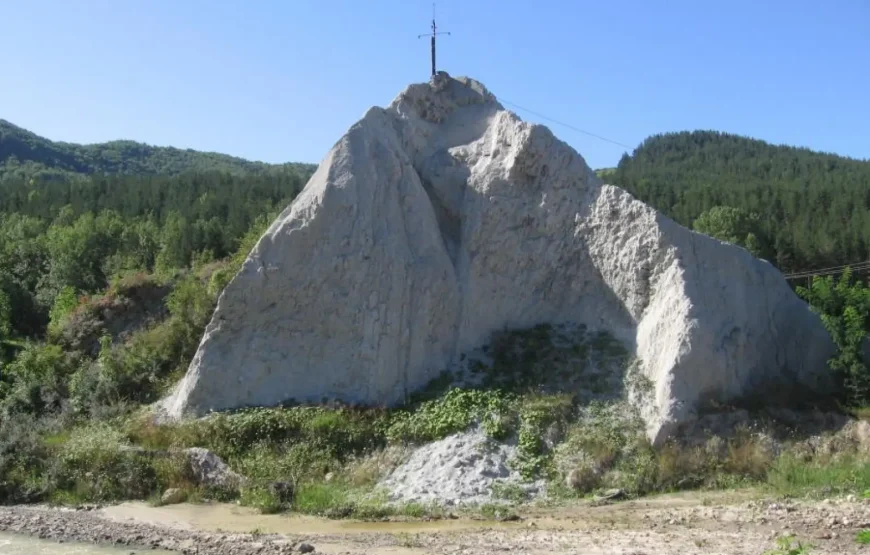 Focurile Vii, Lacul Meledic și Muntele de Sare
