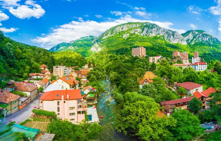 Cu caiacul la Peștera Topolnița