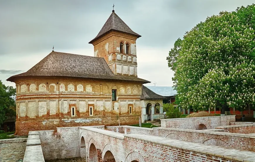 Cu caiacul la Peștera Topolnița