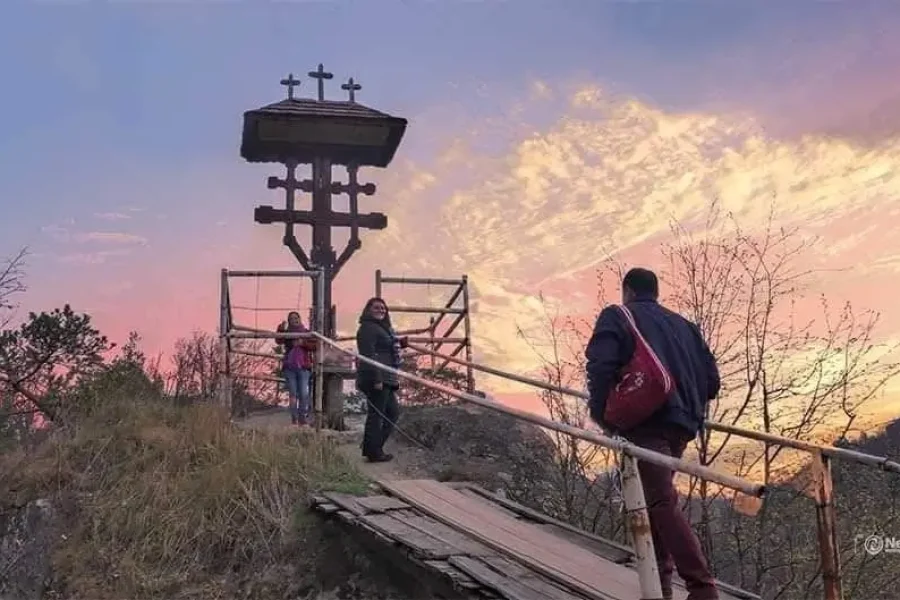 Pelerinaj la Triunghiul energetic al Mănăstirilor rupestre din Argeș