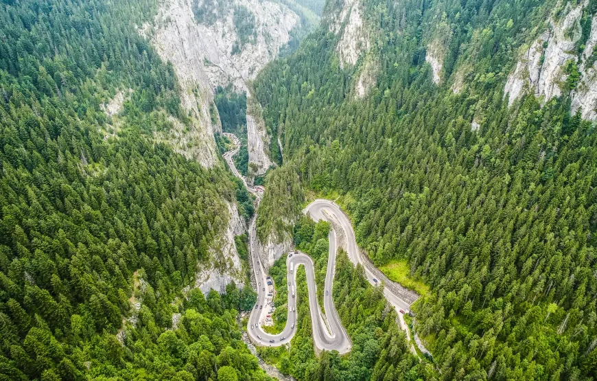 Drumeție la Muntele Sacru Ceahlău Cheile Bicajelului Cascada Toplita