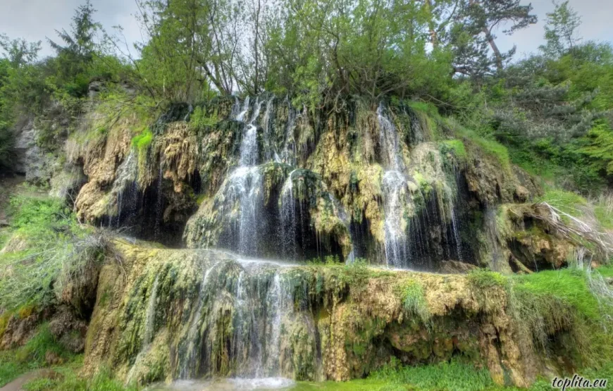 Drumeție la Muntele Sacru Ceahlău Cheile Bicajelului Cascada Toplita