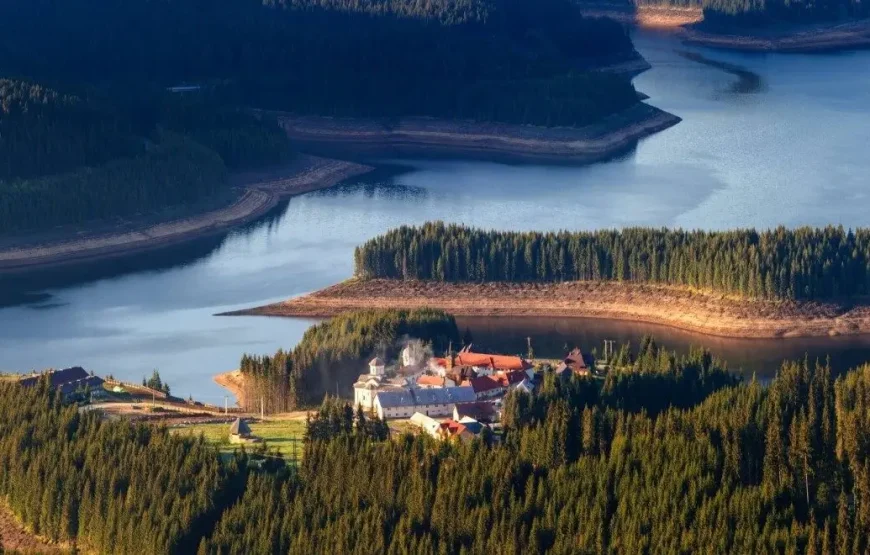 Mănăstirea Oașa și Transalpina