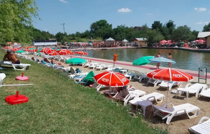 Relaxare la ștrandul din Valea Stelii